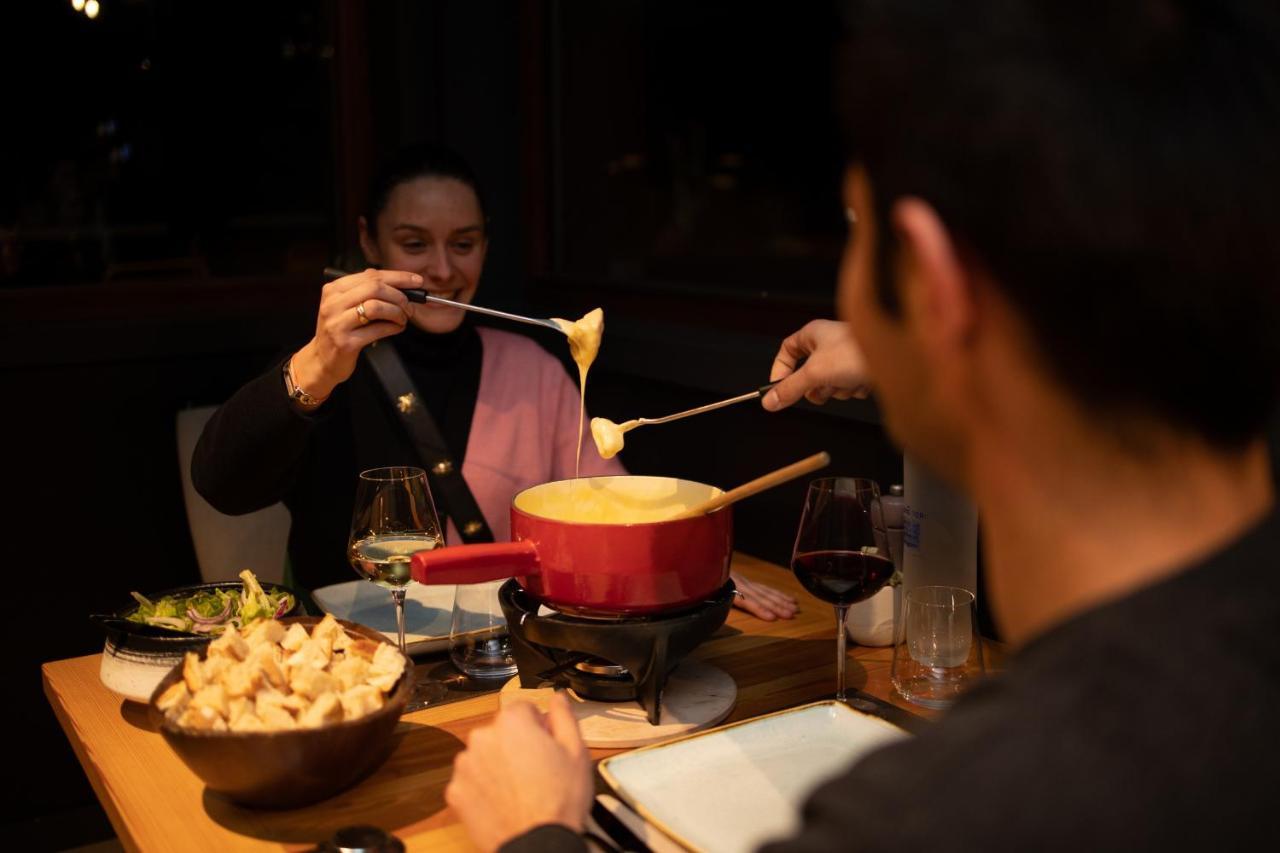 Hotel Restaurant Le Monetier 外观 照片
